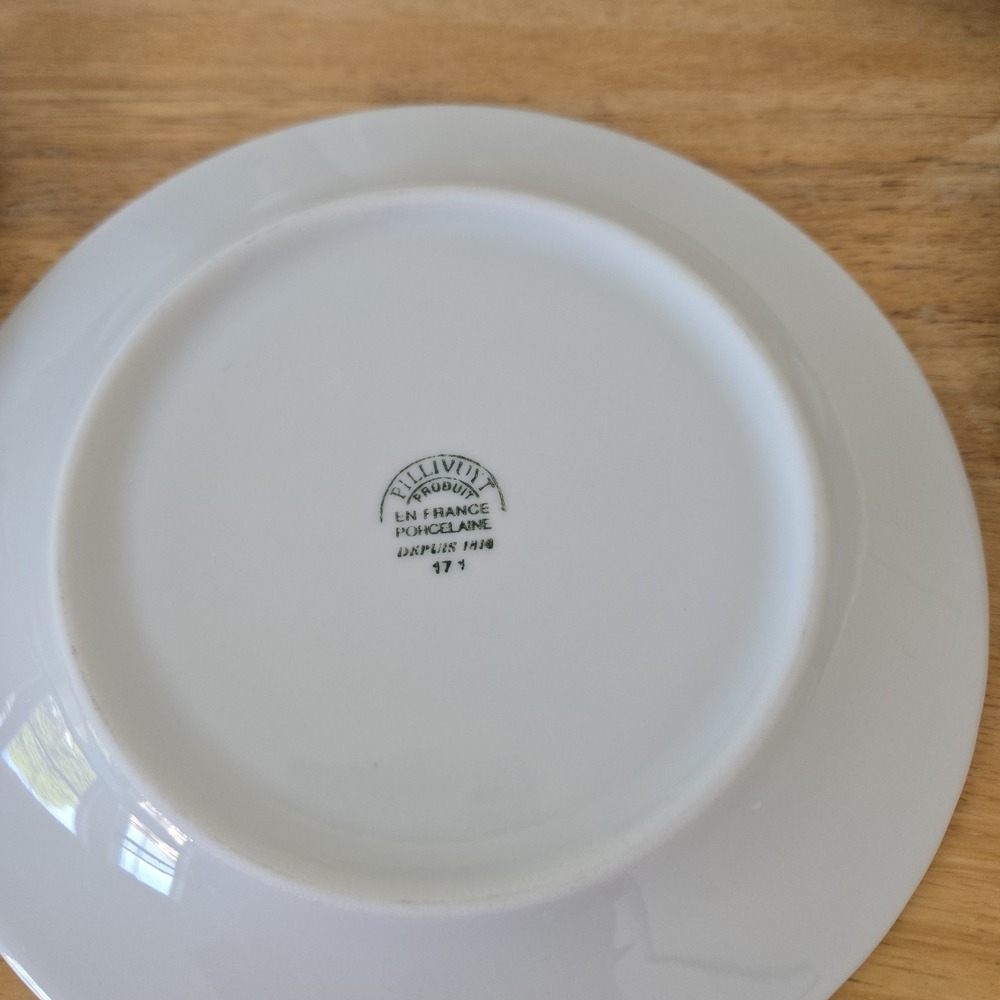 Williams Sonoma Pillivuyt Perle White Porcelain 4 Cups & 4 Saucers Small Plates - Picture 13 of 16